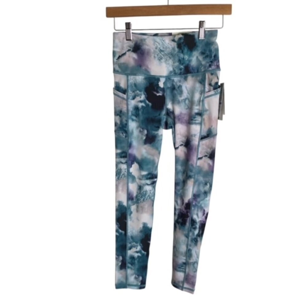NWT GAIAM The OM Fit High Capri in Opal Print XSmall